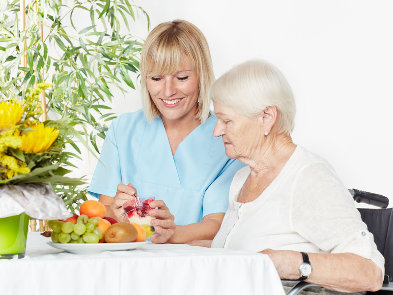Круглосуточная сиделка для пожилых людей в пансионате «Тепло любимых»