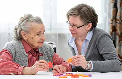 Догляд за людьми похилого віку з хворобою Альцгеймера